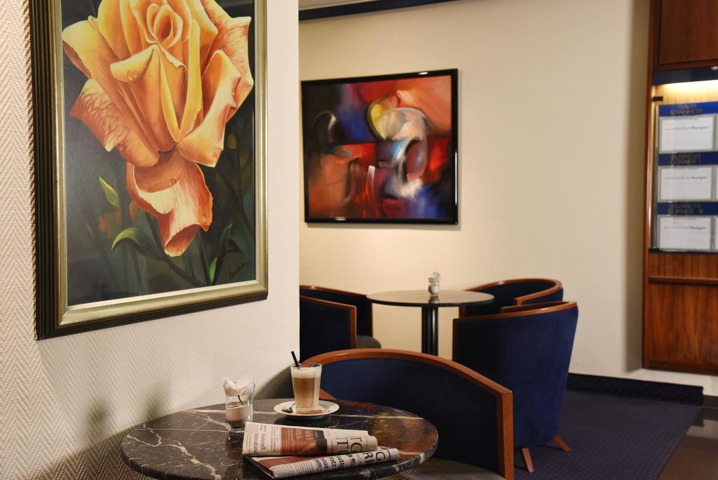 Intercityhotel Stuttgart Exterior photo