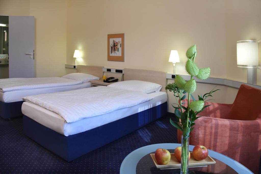 Intercityhotel Stuttgart Exterior photo