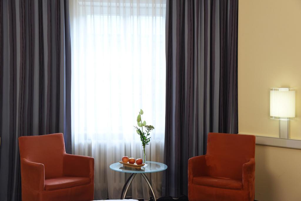Intercityhotel Stuttgart Exterior photo