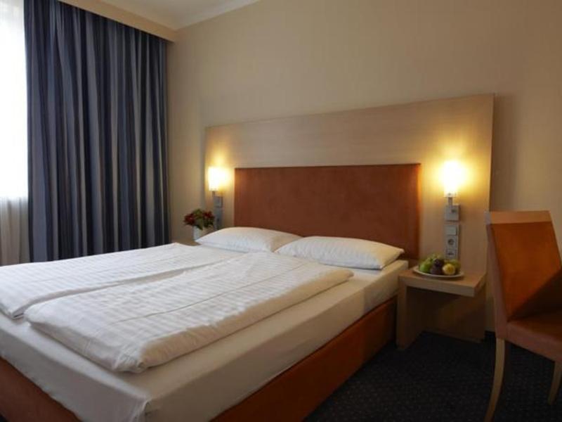 Intercityhotel Stuttgart Exterior photo