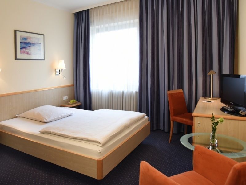 Intercityhotel Stuttgart Exterior photo