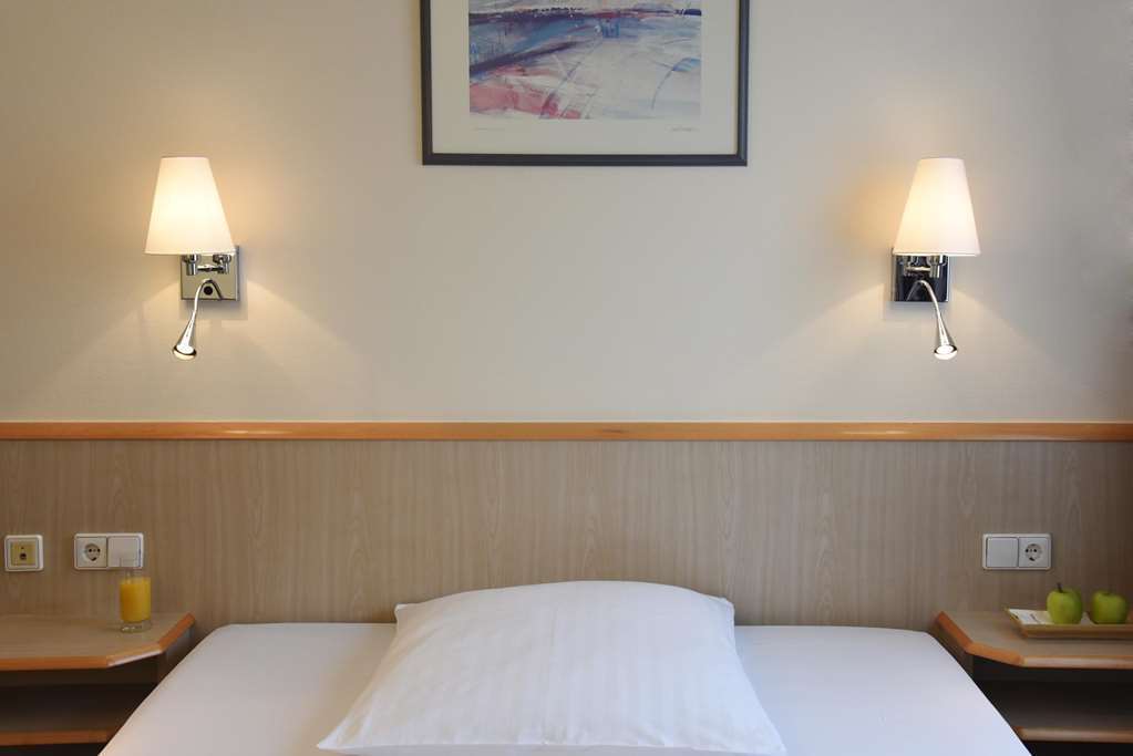 Intercityhotel Stuttgart Exterior photo