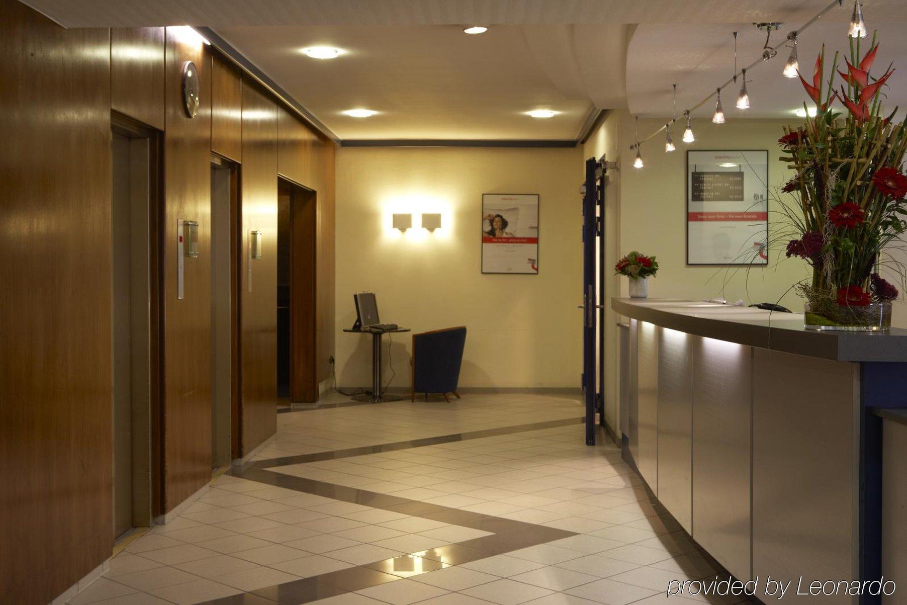 Intercityhotel Stuttgart Exterior photo