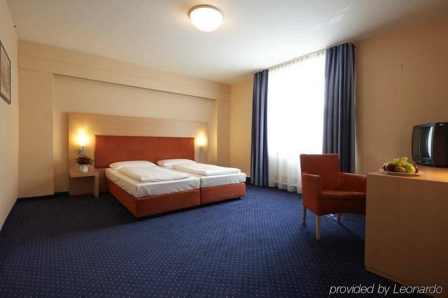 Intercityhotel Stuttgart Exterior photo