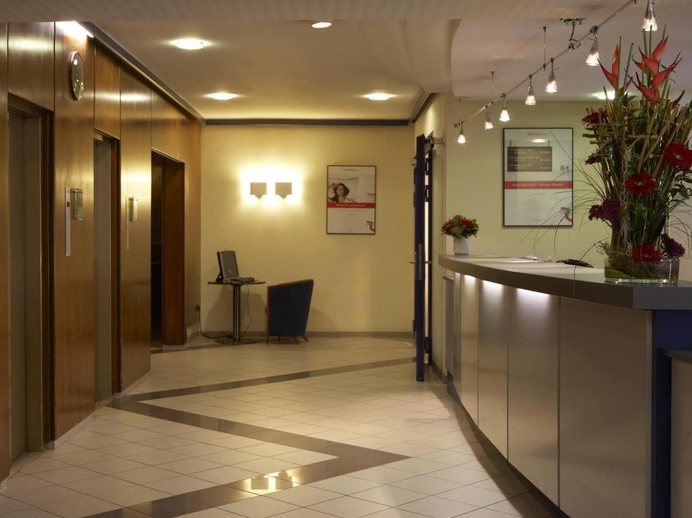 Intercityhotel Stuttgart Exterior photo