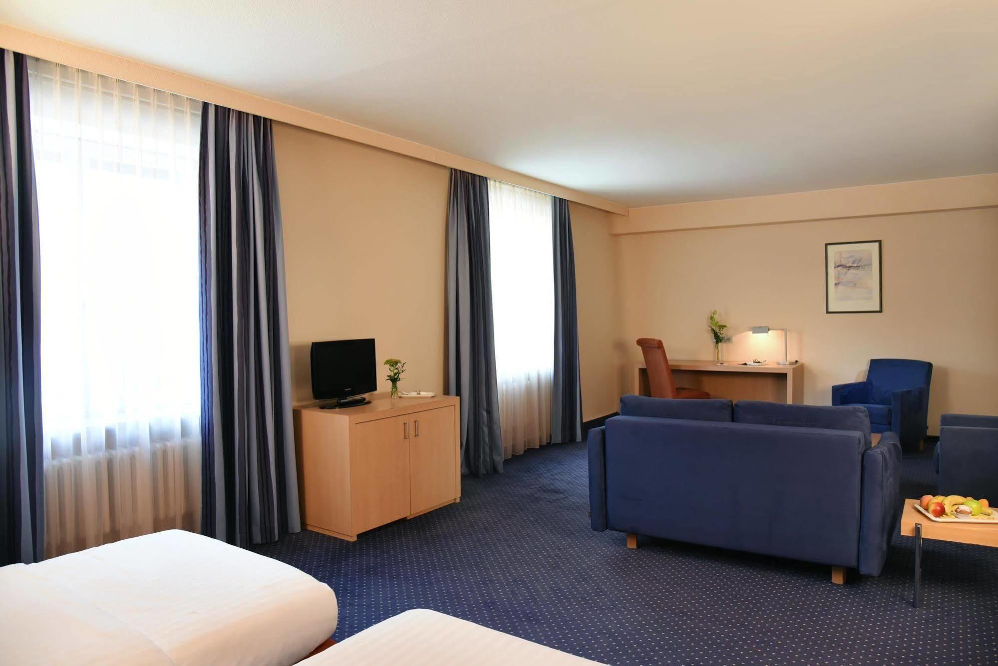 Intercityhotel Stuttgart Exterior photo